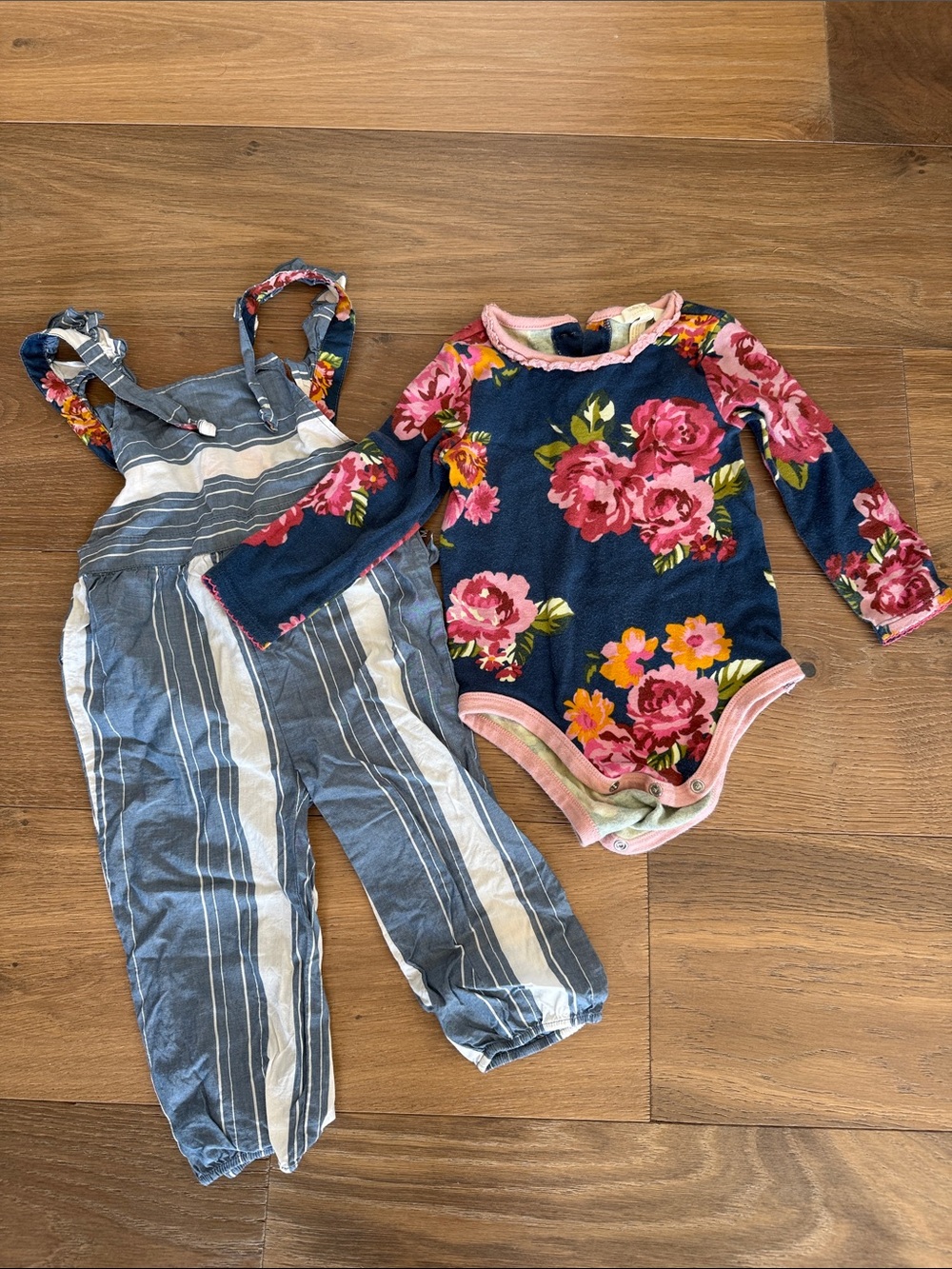 Navy Floral Long-Sleeve Bodysuit & Blue Stripe Overalls Set - Kids